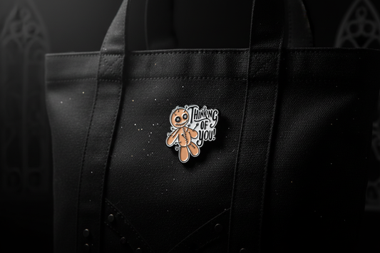 Voodoo Pin på tote bag
